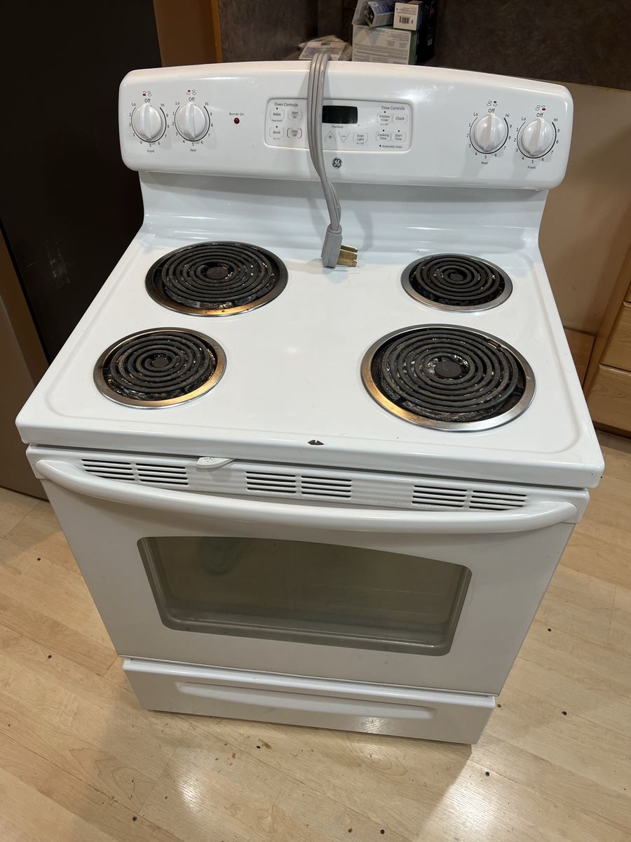 GE electric coil range (white)