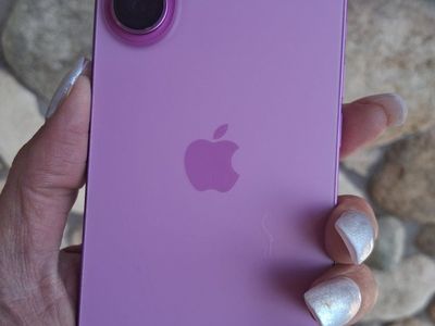 Apple iPhone 16. 128 GB hot pink