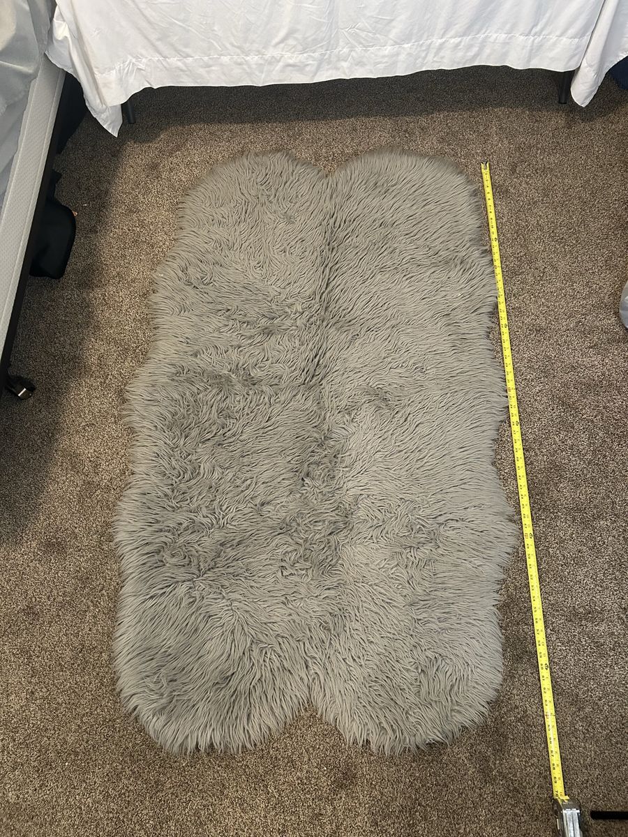 Faux Sheepskin Shaggy Area Rug - Light Gray, 4ft x 2ft - Soft & Decorative Floor Mat