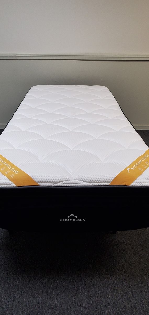 Twin XL, Dreamcloud Premier Rest, Memory Foam, Excellent Condition