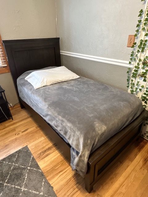 Twin bed
