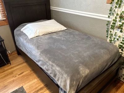 Twin bed