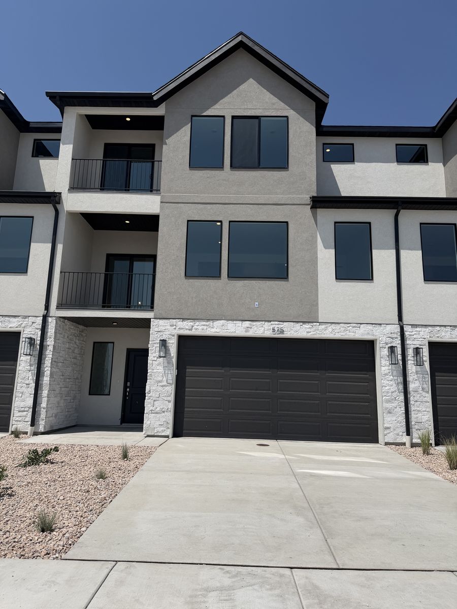 Brand New Townhome @ Terverse Mountain 4 bed 3.5 bathrooms