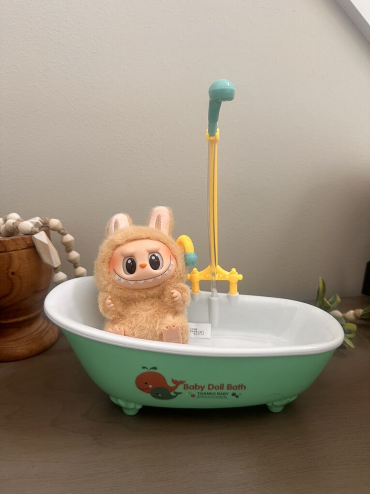 Labubu Or Doll Working Tub Shower
