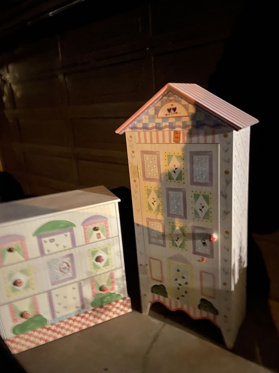 Cute Dresser Set Any Little Girl Would Love To Hav