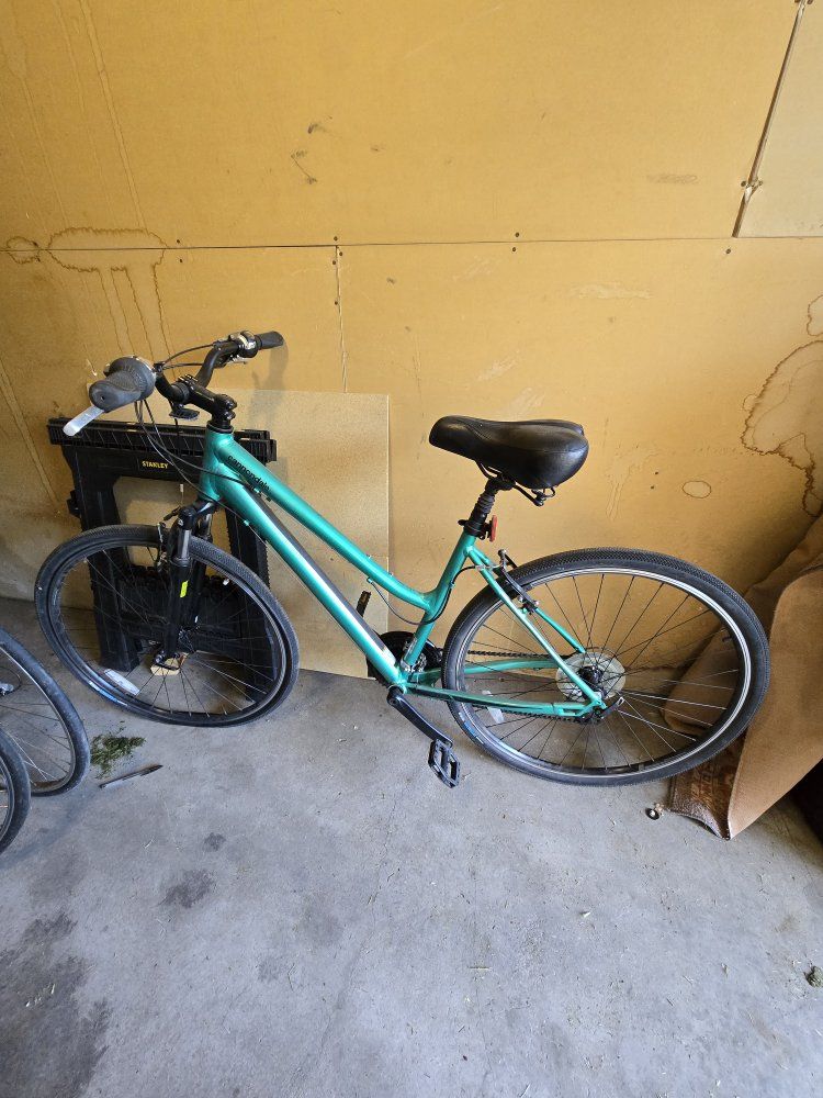 Women's Medium Bike - Cannondale Adventure Two (this is not a hybrid bike)