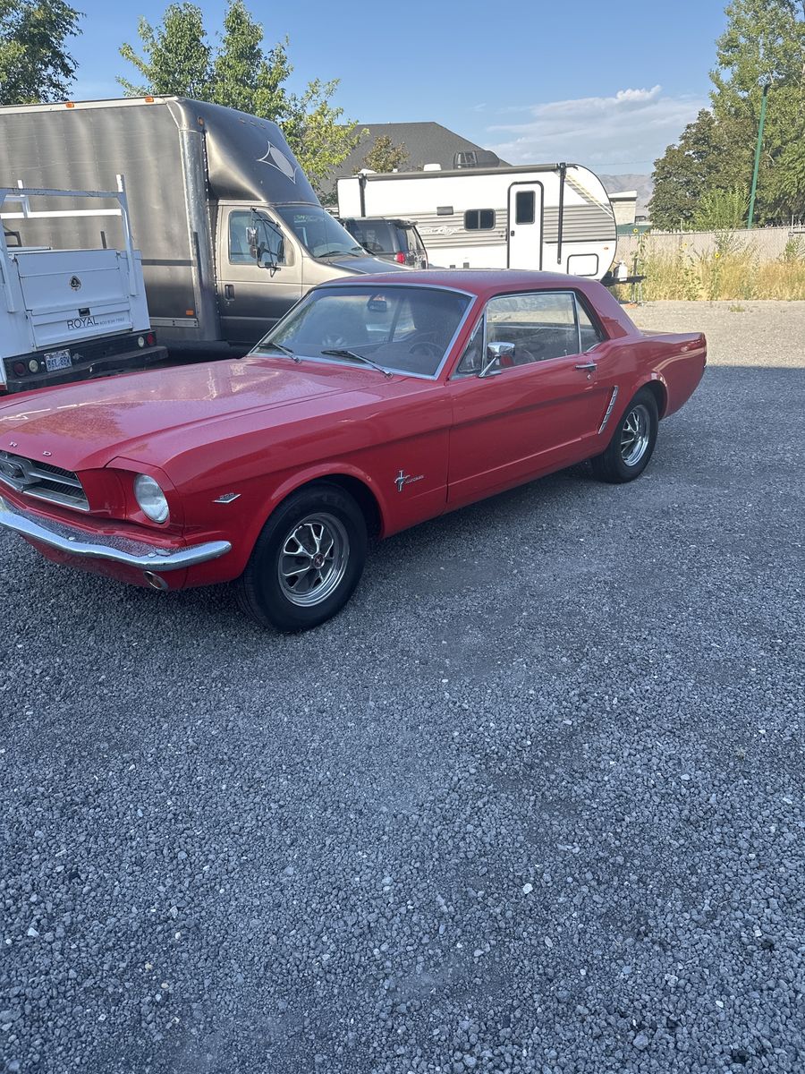 1965 Ford Mustang Deluxe