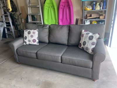 Comfortable Gray Herringbone Fabric Sofa Couch with Two Throw Pillows