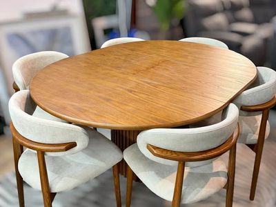 MODERN WALNUT DESIGN AND EXTENDABLE DINING SET – SAVE $1,000 – LUXURY MODEL