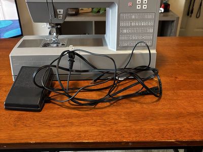 Singer Heavy Duty Sewing Machine - Computerized with Pedal