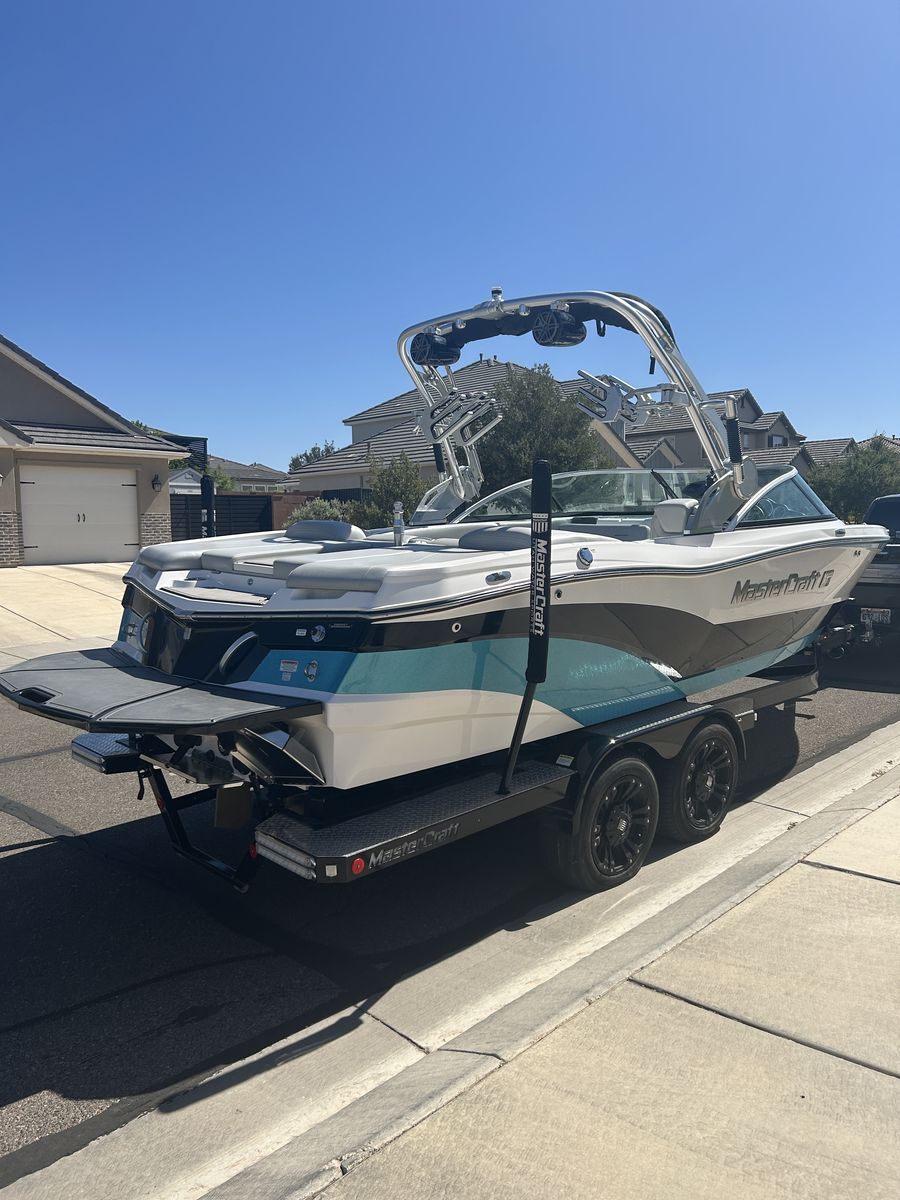 2017 Mastercraft XT23