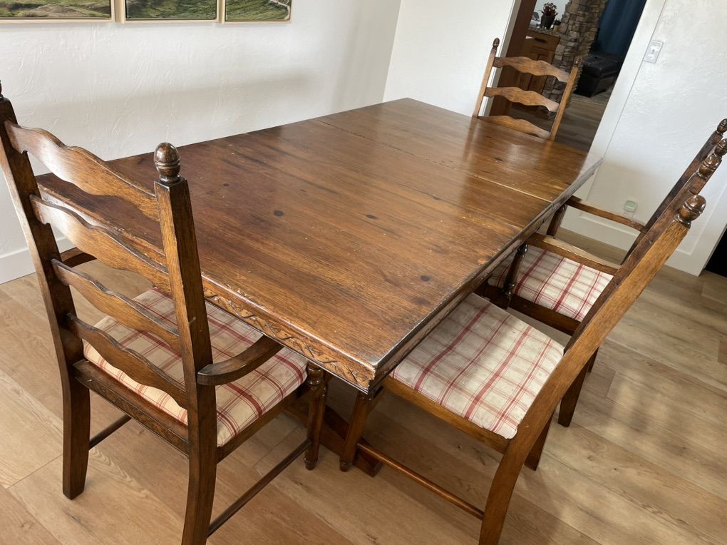 Classic Wood Table/Chairs/Bench and Leaves