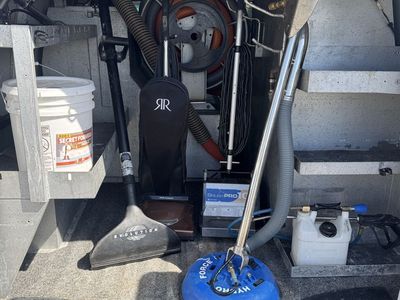 Workhorse 1999 GMC 3500 Cargo Van with Carpet Cleaning Equipment