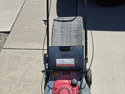 Honda Three Speed Lawn Mower with Grass Bag