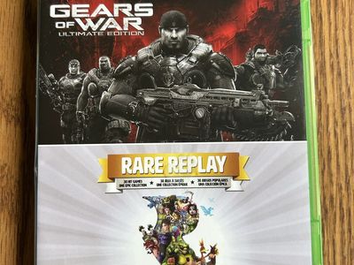 Xbox one two disc set gears of war & rare replay