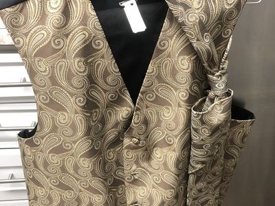 Covona Italian Design Men's Gold Paisley Silk Vest & Necktie Set - Size M/L
