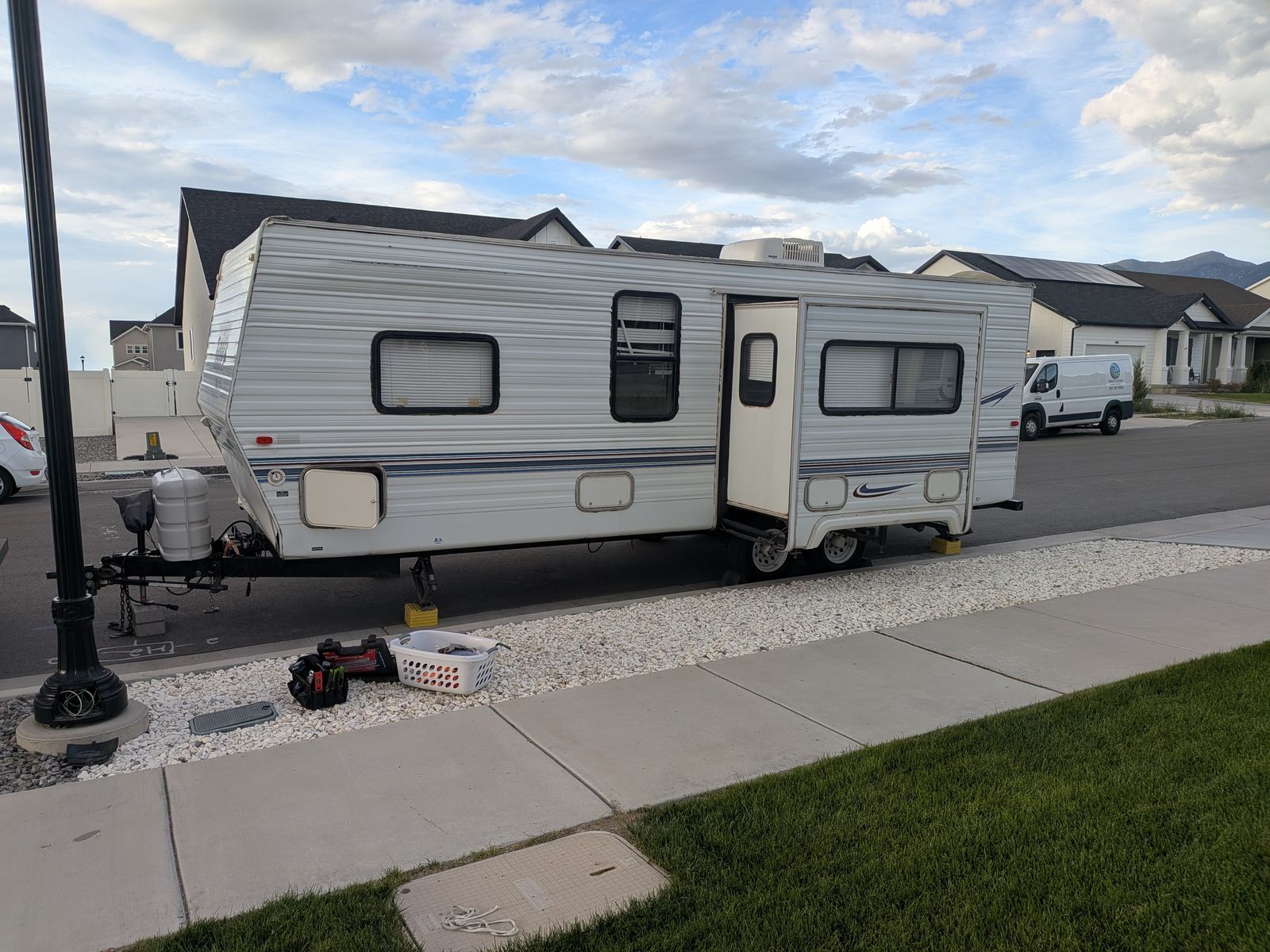 2002 Tahoe Wide Lite 25RBS Travel Trailer (by Thor) - 30' - $3,500 OBO