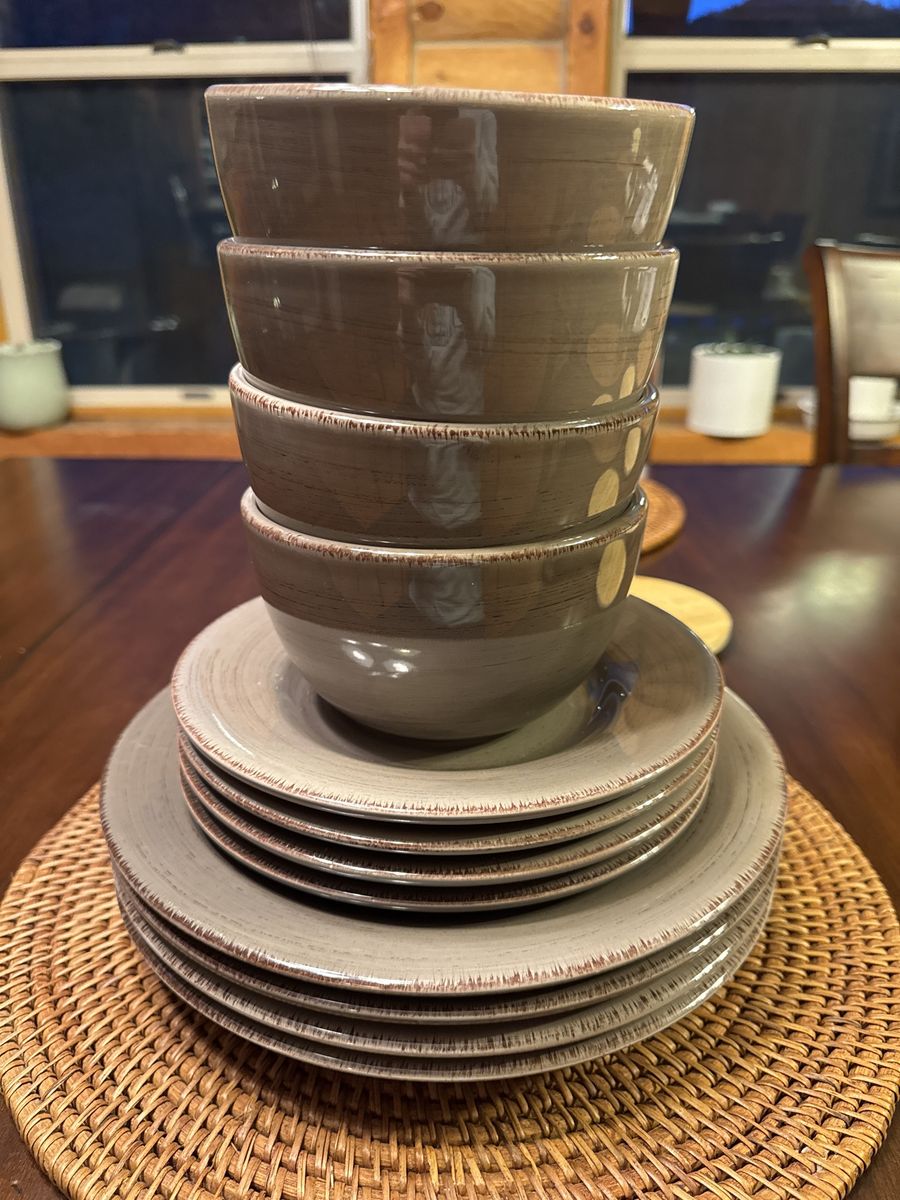 Tag 12 piece tableware