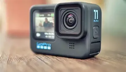 GoPro Hero 11 Black & GoPro 3-way 2.0 tripod