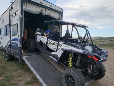 32ft Pacific Coachworks Sandsport 5th Wheel Toy Hauler Camper