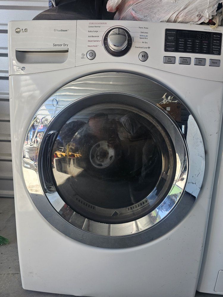 LG TrueSteam Sensor Dry Front Load Gas Dryer White