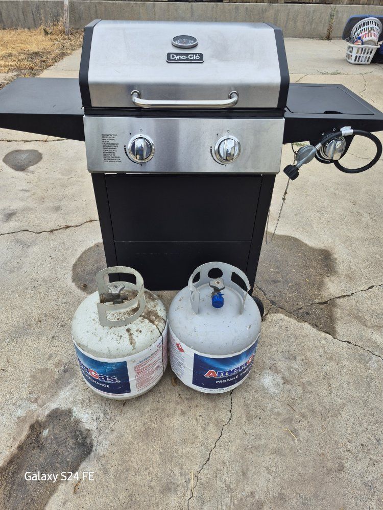 Moving Sale! 2-Burner Propane Gas Grill with Side Burner & 2 Propane Tanks