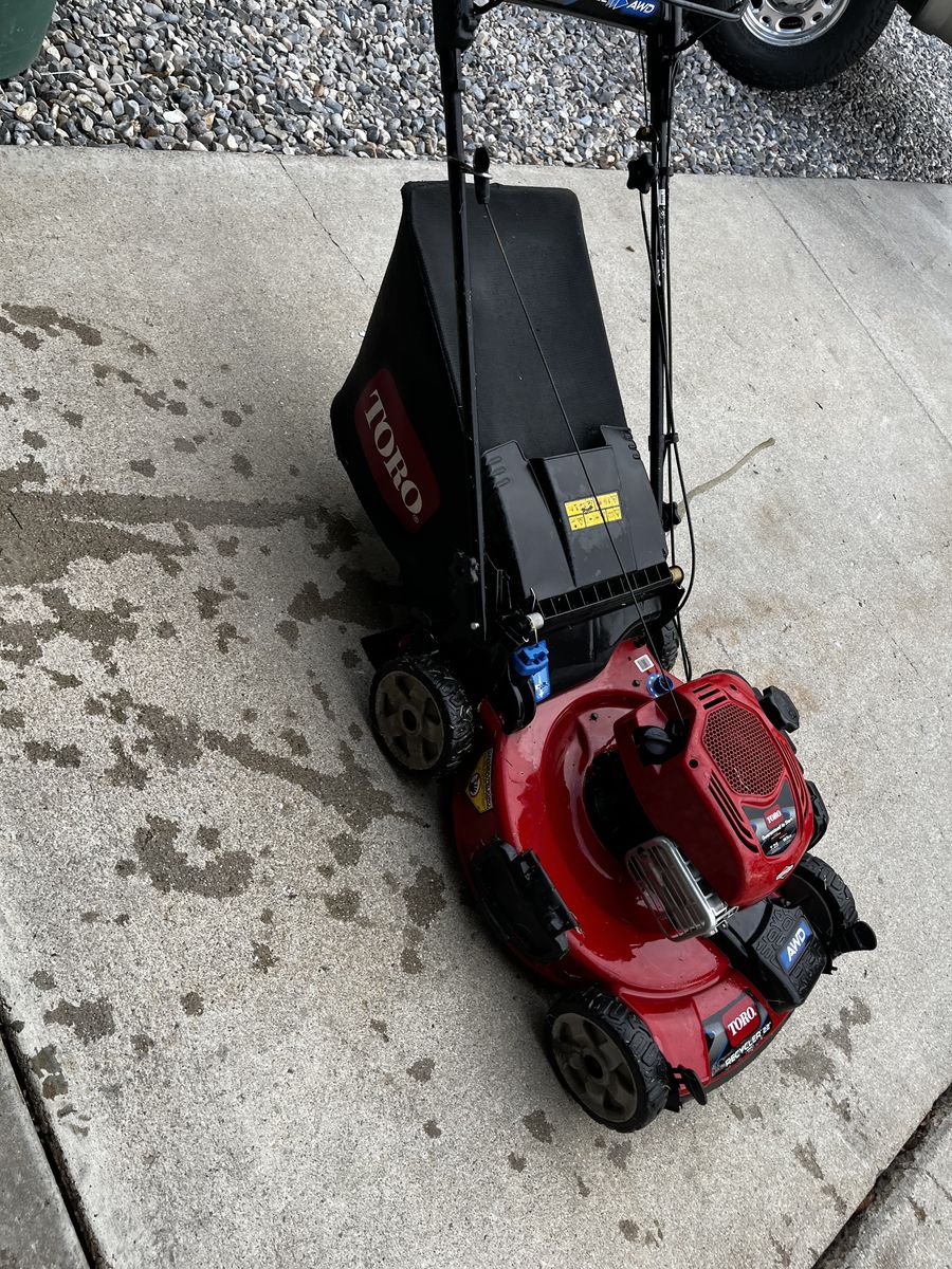 Toro 22" AWD