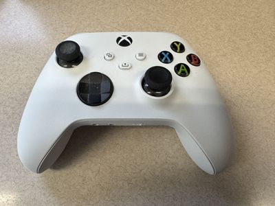 White Microsoft Xbox Controller Wireless NEW