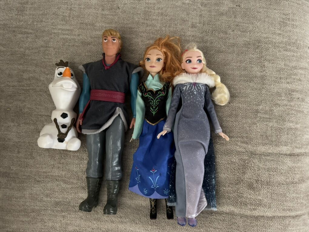 Frozen Dolls