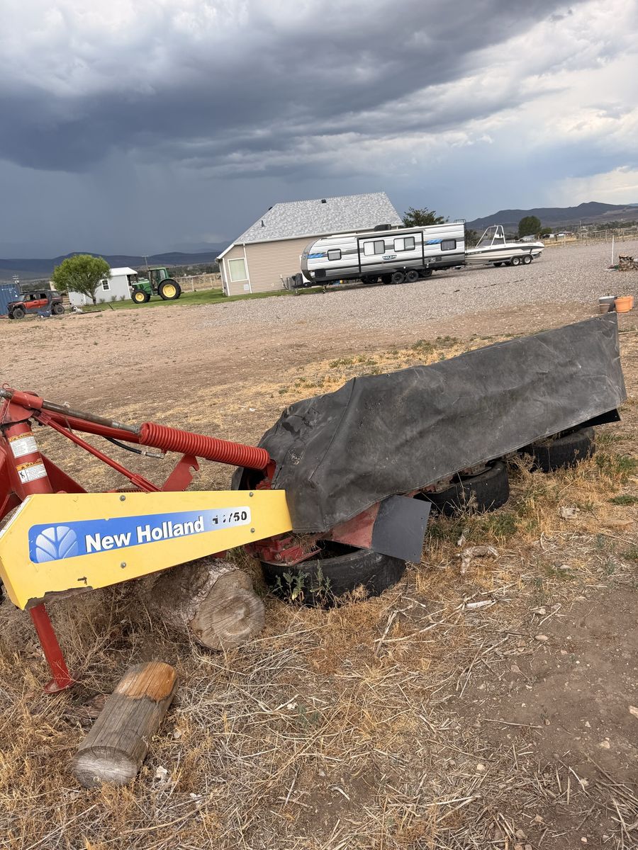 New Holland H6750 hay mower