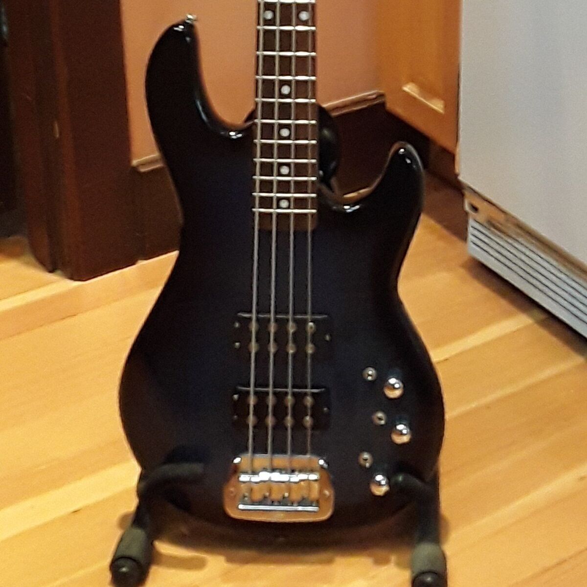 G&L L2000 Bass in Blue Burst