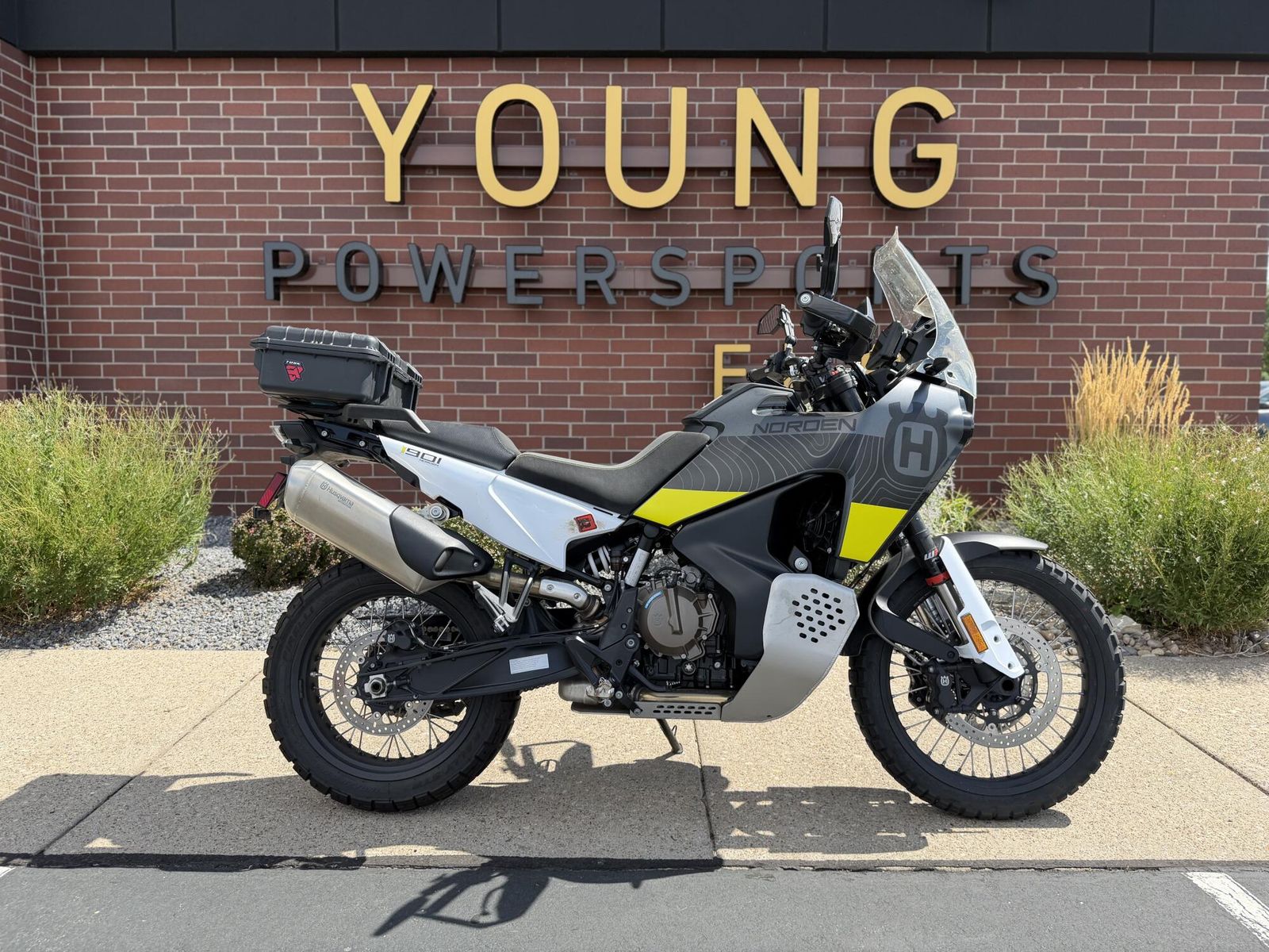 2023 Husqvarna Norden 901