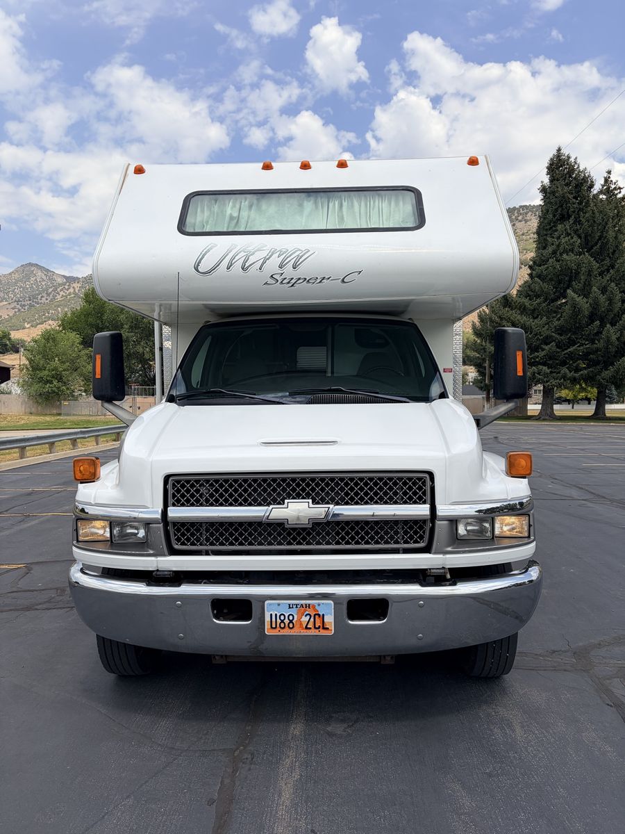 Super C motorhome- 34’