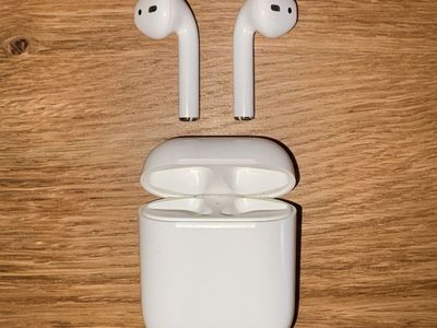 Apple AirPods (2nd Generation)