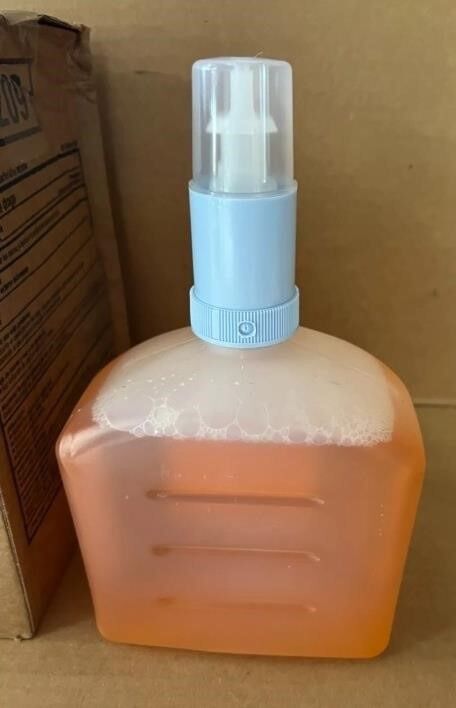 BOX OF 4 ECOLAB KAY QSR FOAMING HAND SOAP 42 OZ