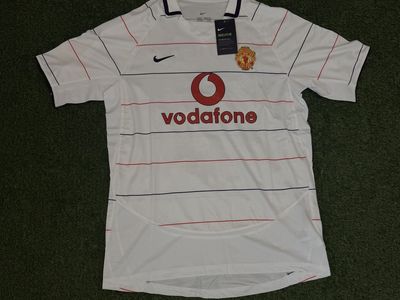 Nike Manchester United 2003/04 Ronaldo #7 Away Jersey - White, Red & Black, Size M