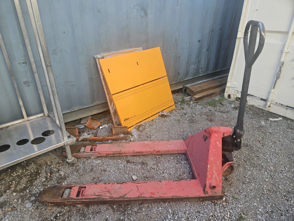 Heavy Duty 5500 lb Pallet Jack – Works Great