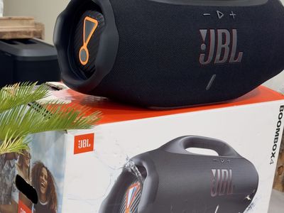 JBL Boombox Portable Bluetooth Speaker in Black with Original Box