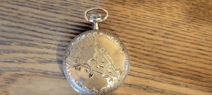 I’m selling this used vintage HAMPDEN 16 size pocket watch