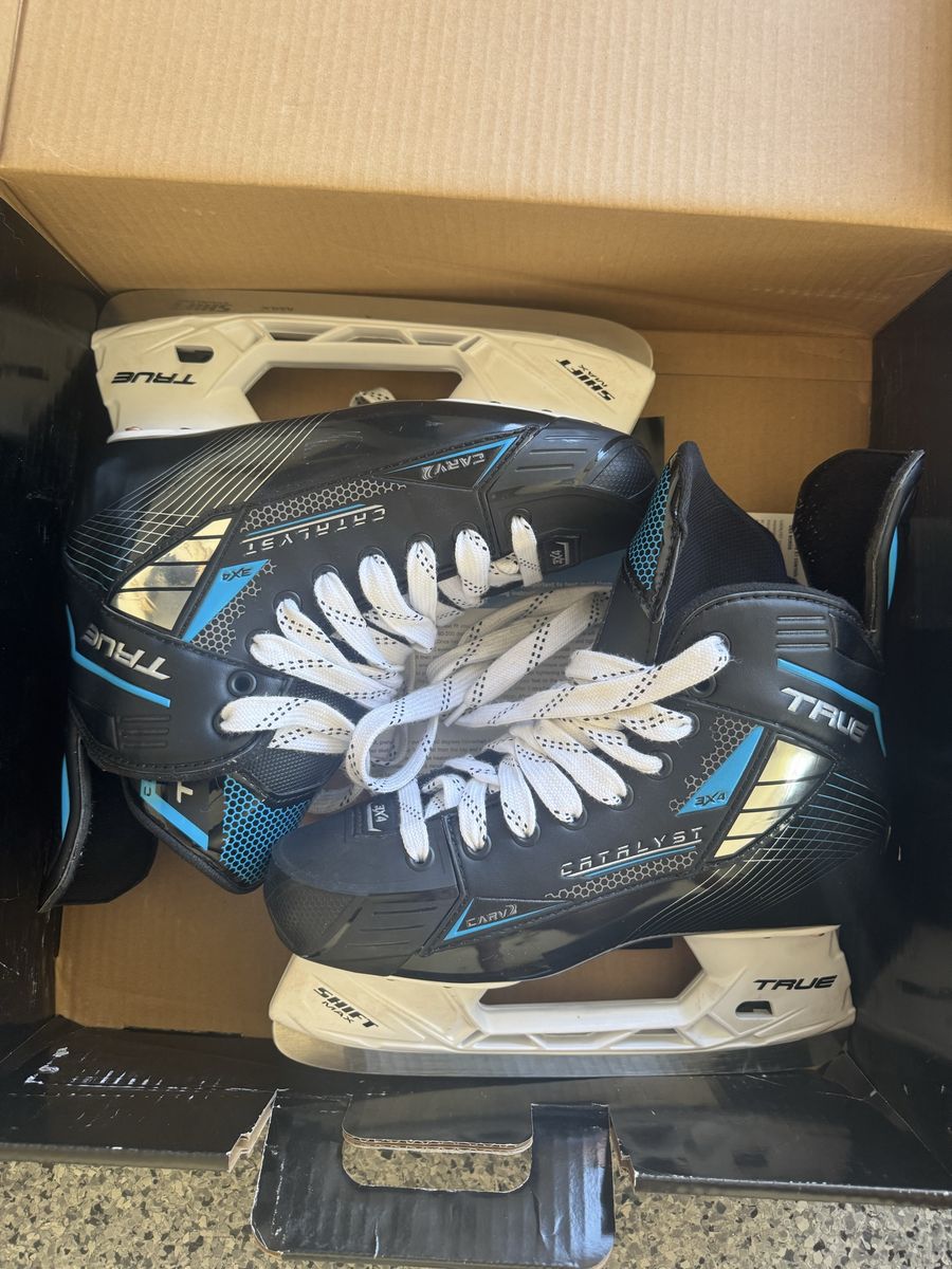 True Catalyst 3x4 Men’s Hockey Skates