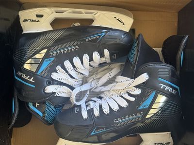 True Catalyst 3x4 Men’s Hockey Skates