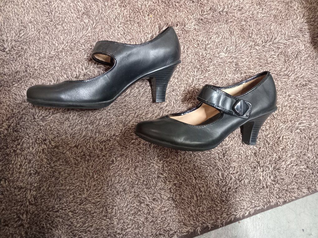 Women's Black Mary Jane Croft and Barrow 9 1/2