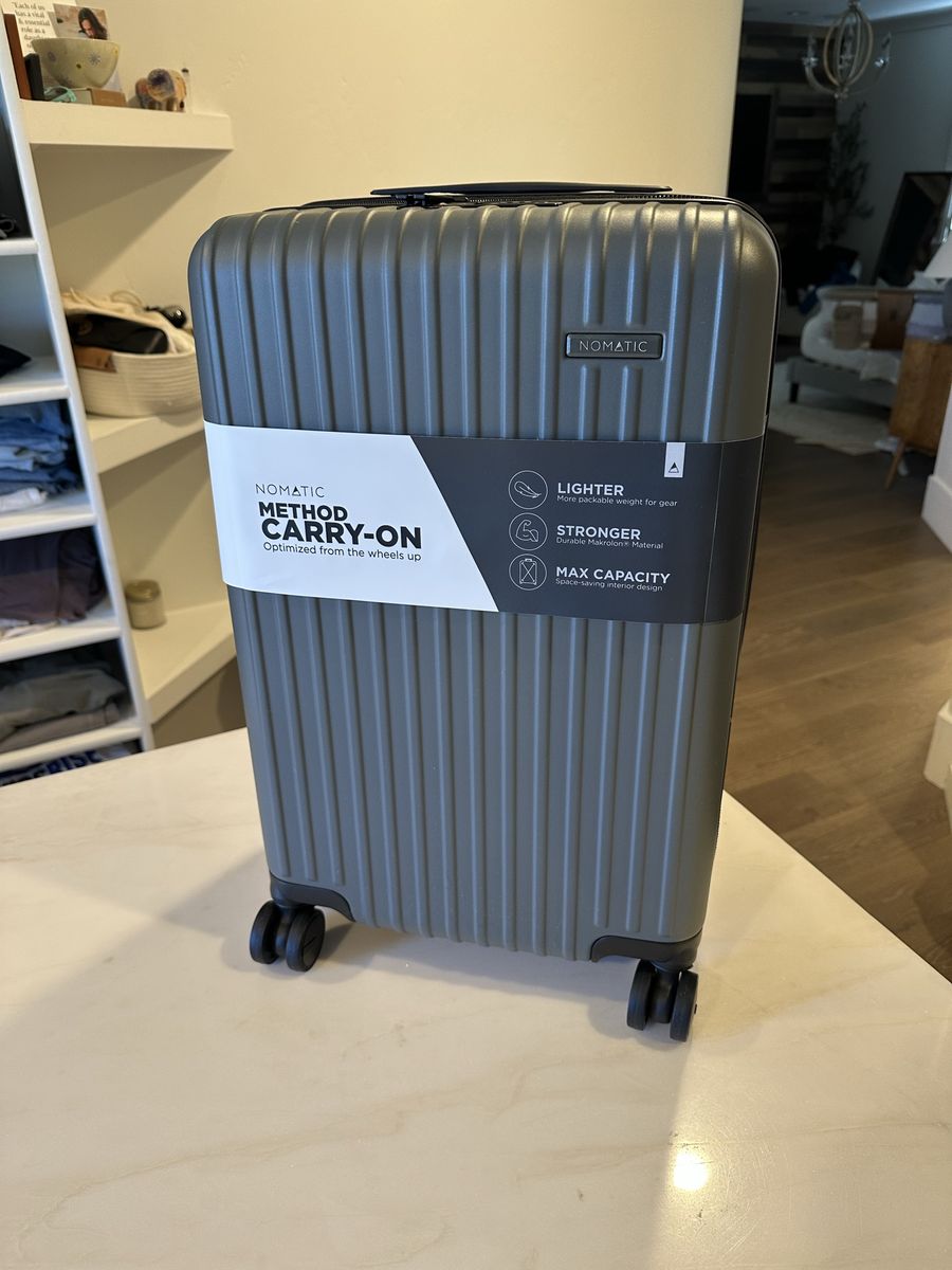 New Nomatic Method Carry-on NWT Carry on