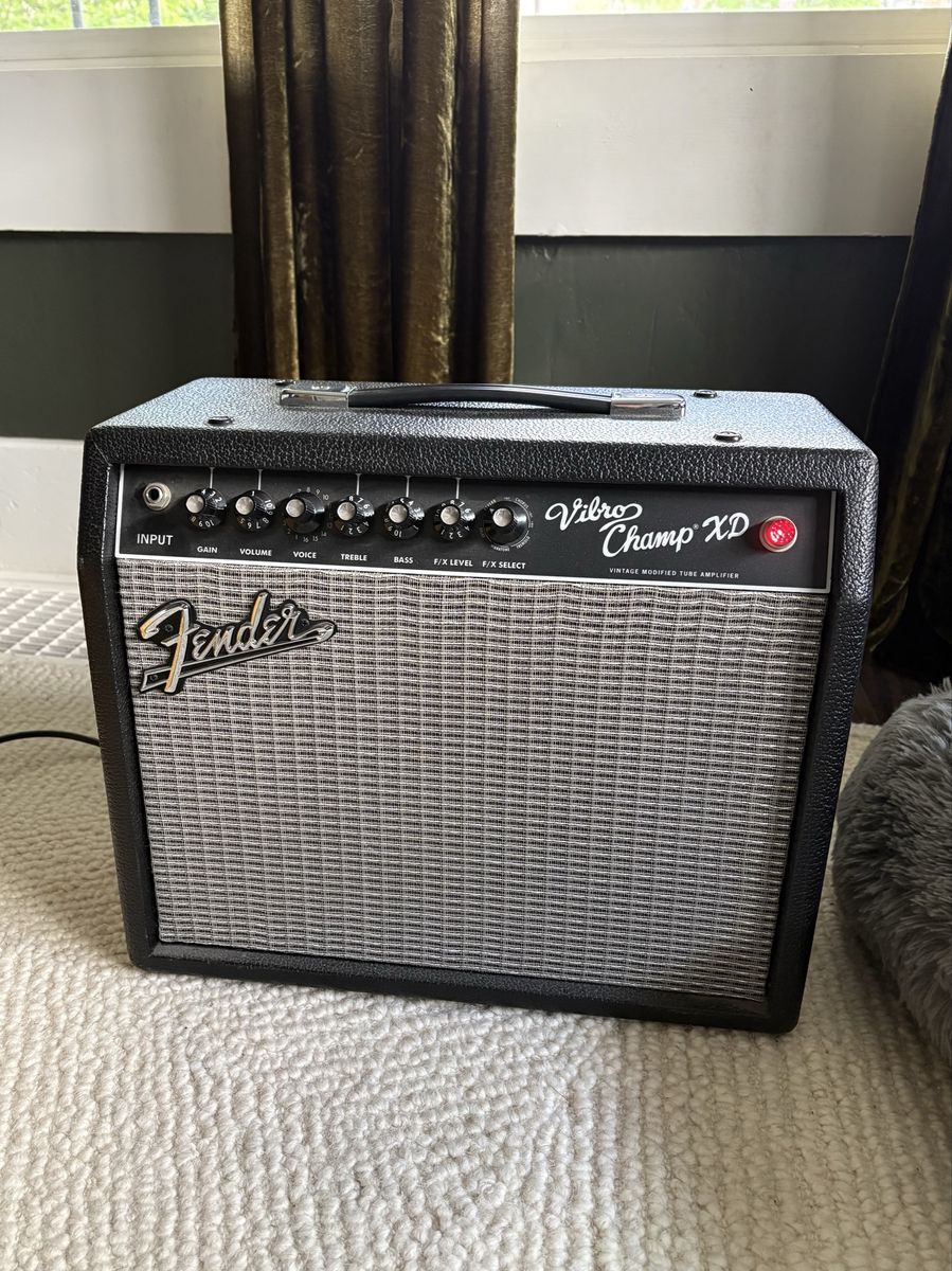 Fender Vibro Champ XD