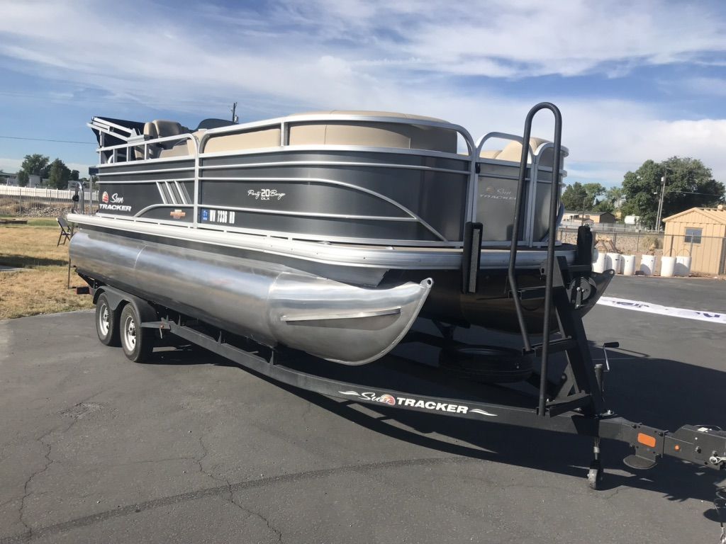 2023 Sun tracker 20DLX