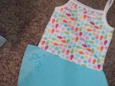 18 MO. SKORT WITH POCKETS, TOP WITH FISH AND FLOWERS DESIGN