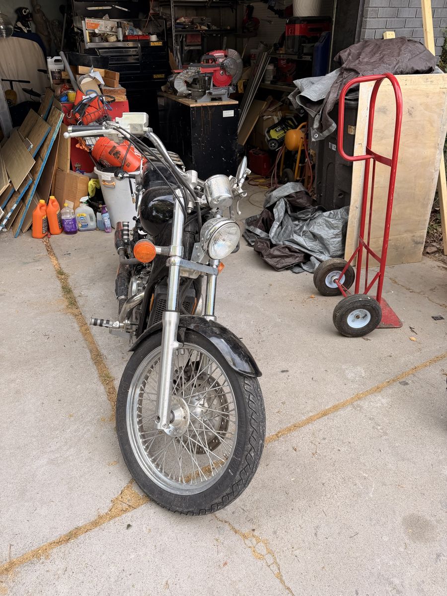 Honda Shadow VLX 600 Motorcycle - Needs Work