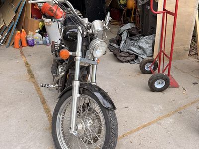 Honda Shadow VLX 600 Motorcycle - Needs Work