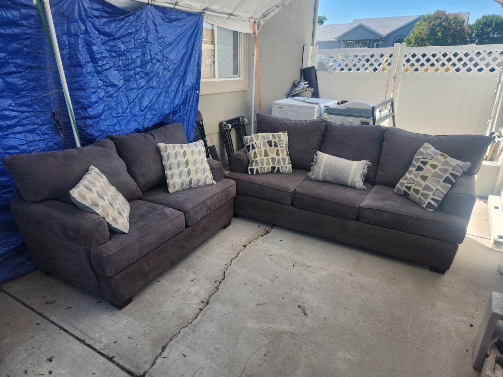 Sofa & Loveseat Set – Dark Gray