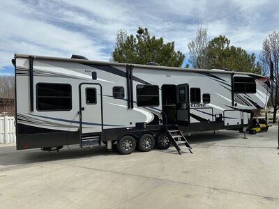 2020 Heartland Cyclone 4007 – Toy Hauler Fifth Wheel